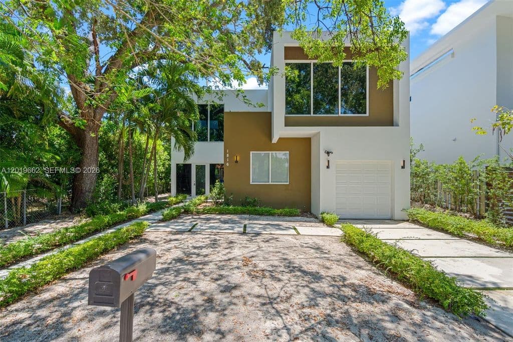 5+1 Müstakil ev — 1816 SW 23rd St