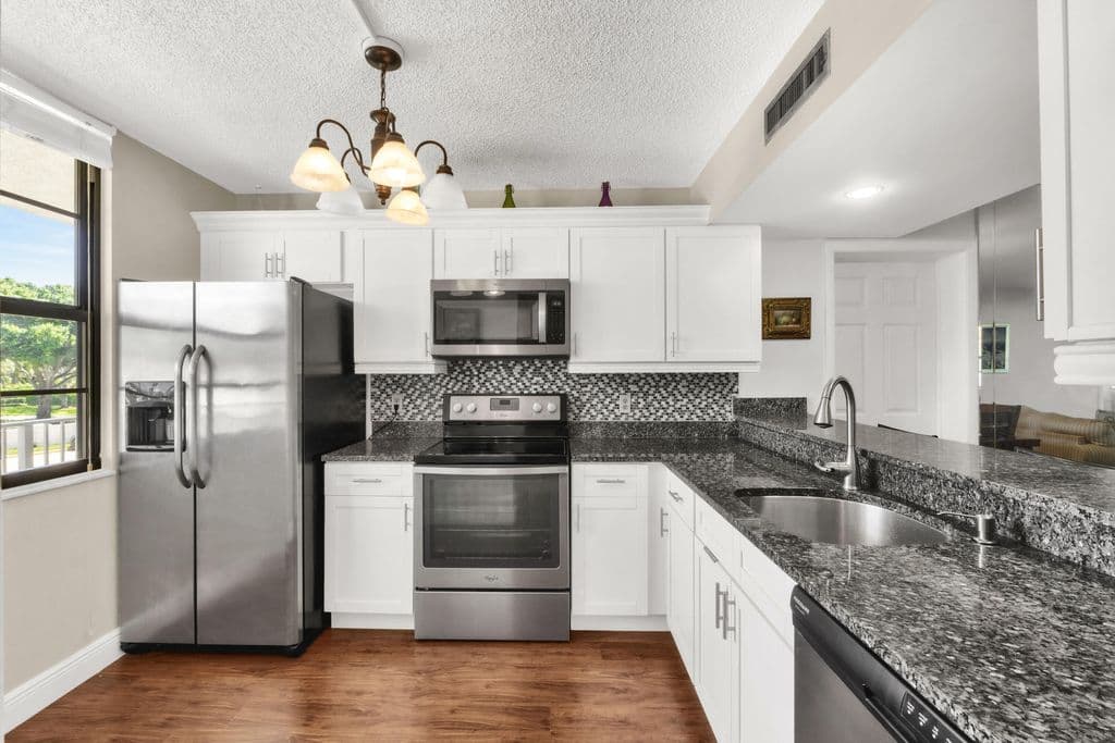 2-bedroom Condo — 3716 Whitehall Drive #202