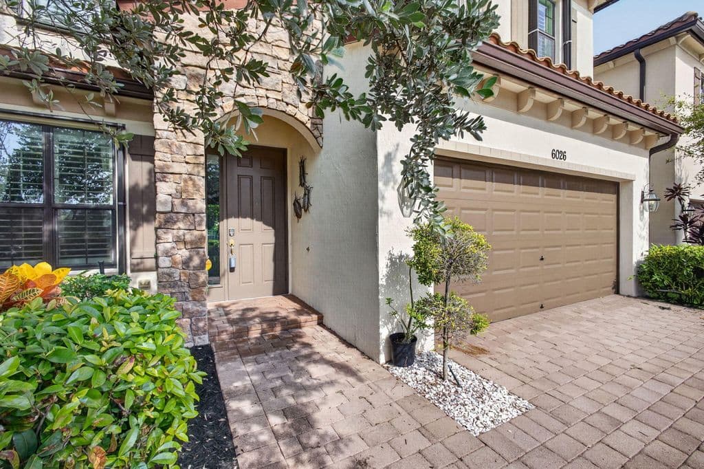 4-bedroom Single-Family Home — 6026 Night Heron Court