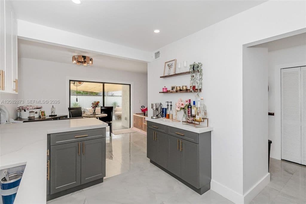 2+1 Mülk — 7101 SW 113th Ave