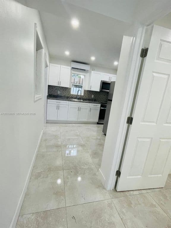 3+1 Müstakil ev — 2437 NW 98th St
