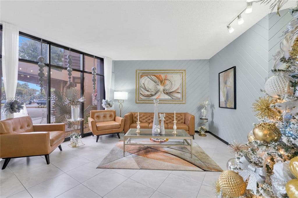 2-bedroom Condo — 1400 Saint Charles Pl APT L4