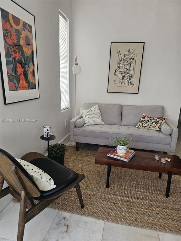 2+1 Condo — 801 8th St #201
