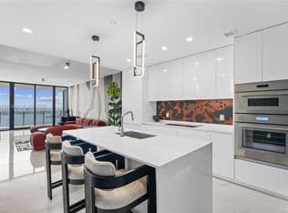 2-bedroom Condo — 700 NE 24th St #5206, Miami, 33137