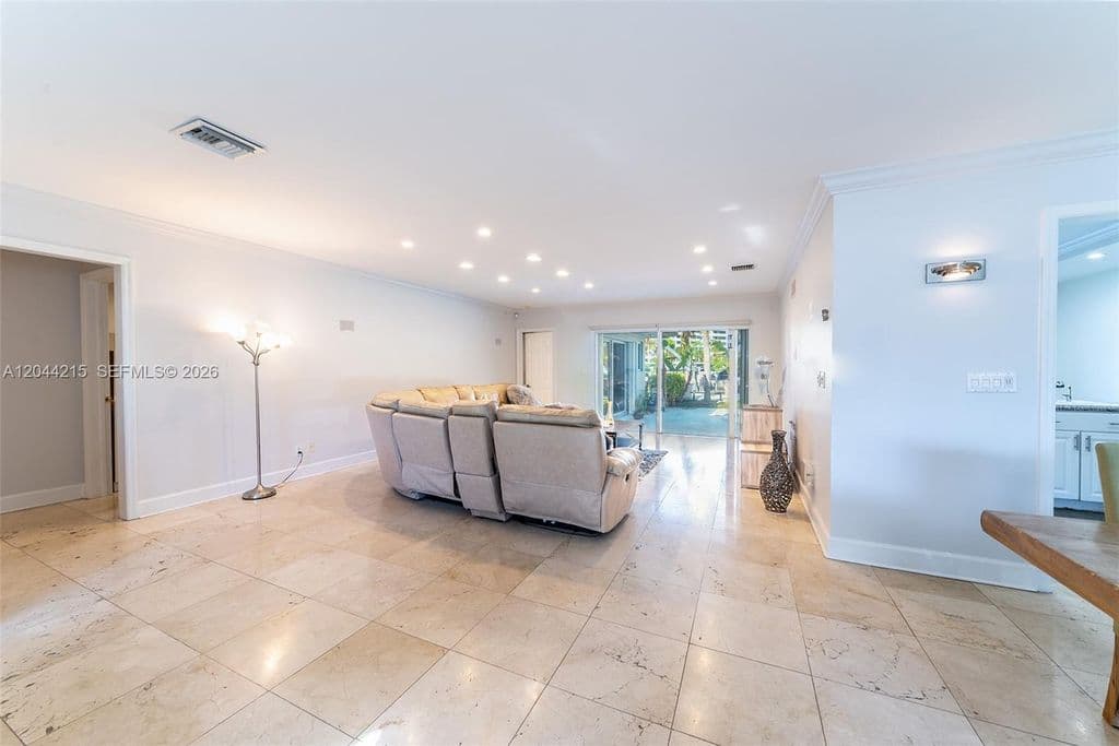 3-bedroom Single-Family Home — 13140 Coronado Dr
