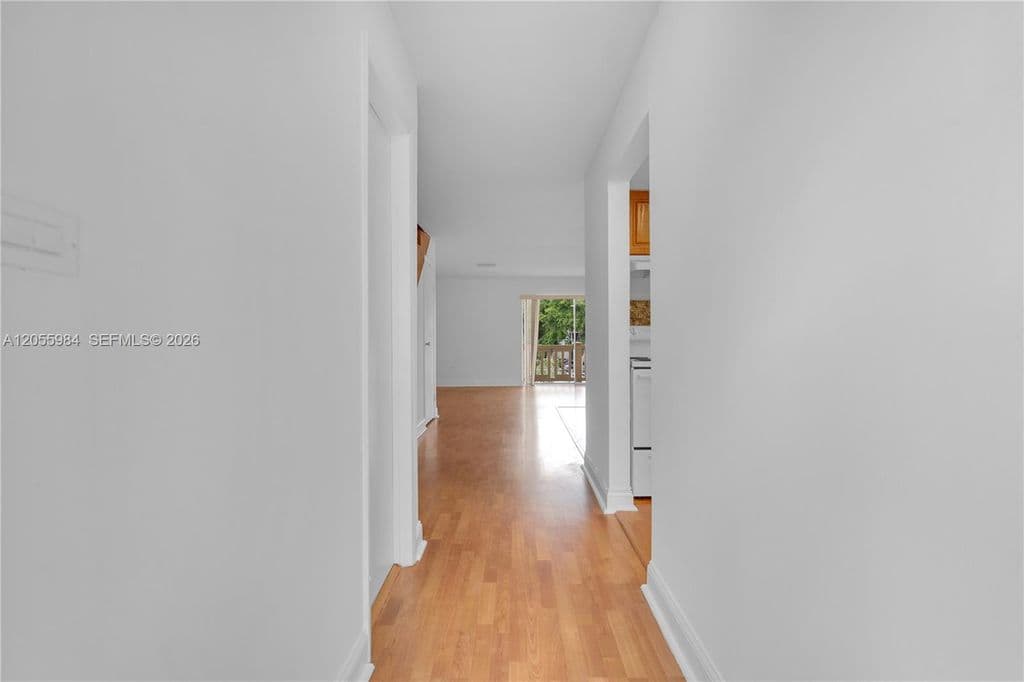 2+1 Mülk — 8475 SW 137th Ave #8475