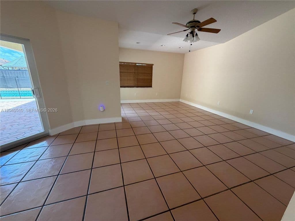 5-bedroom Single-Family Home — 15836 SW 144th Pl