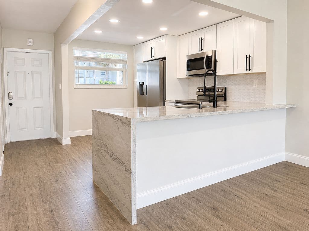 2+1 Condo — 1701 NW 75th Ave APT 104