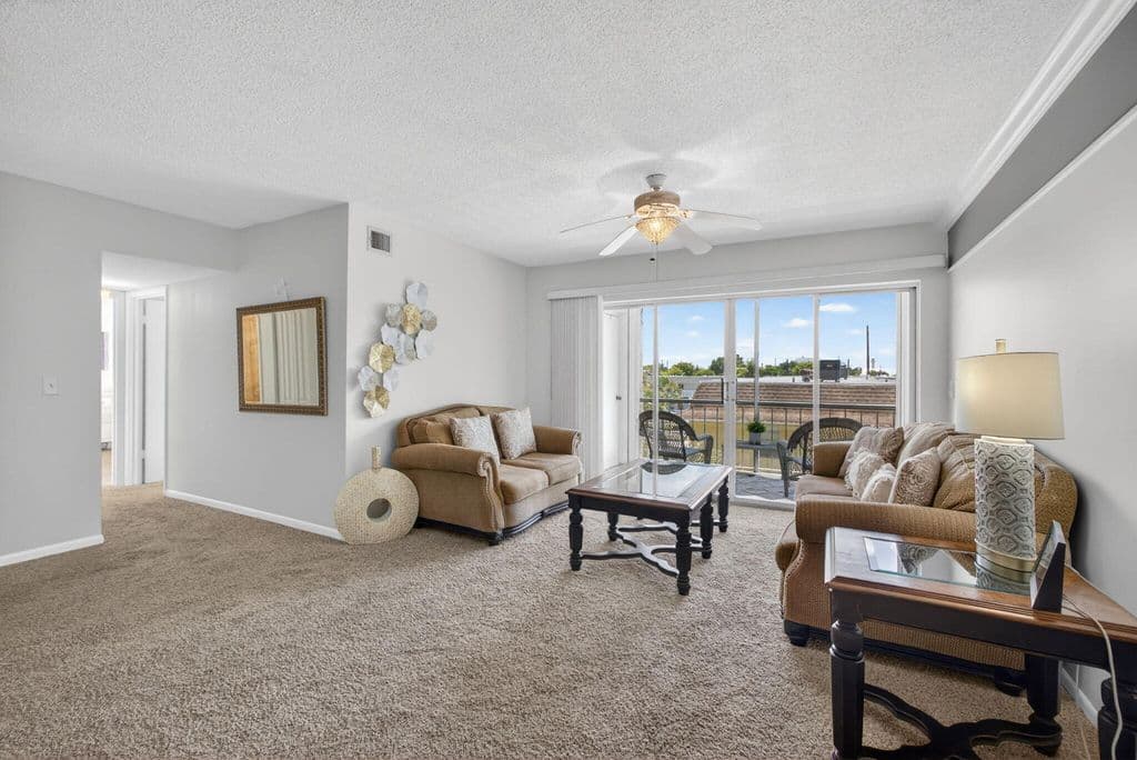 2-bedroom Condo — 505 SPENCER Drive #211