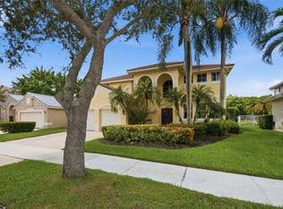 4-bedroom Single-Family Home — 861 Crestview Cir, Weston, 33327
