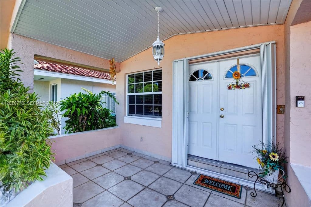 3+1 Müstakil ev — 2375 SW 141st Ave