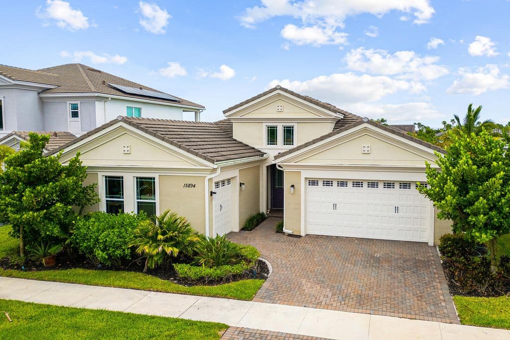 4-bedroom Single-Family Home — 15894 Meadowlark Court