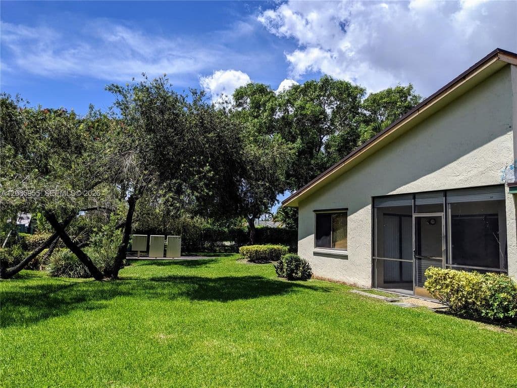 3+1 Condo — 460 Lakeview Dr APT 4
