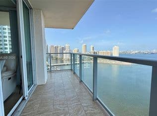 2-bedroom Condo — 1155 Brickell Bay Dr APT 2310, Miami, 33131