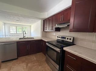 1+1 Condo — 1400 NE 191st St APT 310, Miami, 33179