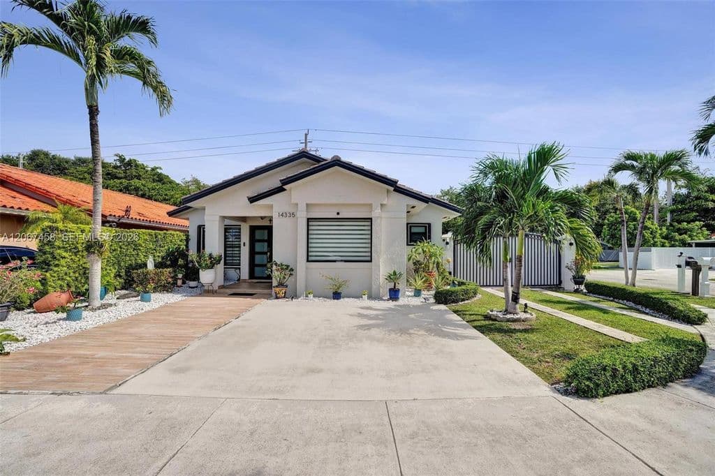 3+1 Müstakil ev — 14335 SW 112th Ter