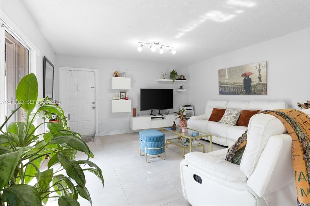 3-bedroom Property — 14357 SW 97th Ter