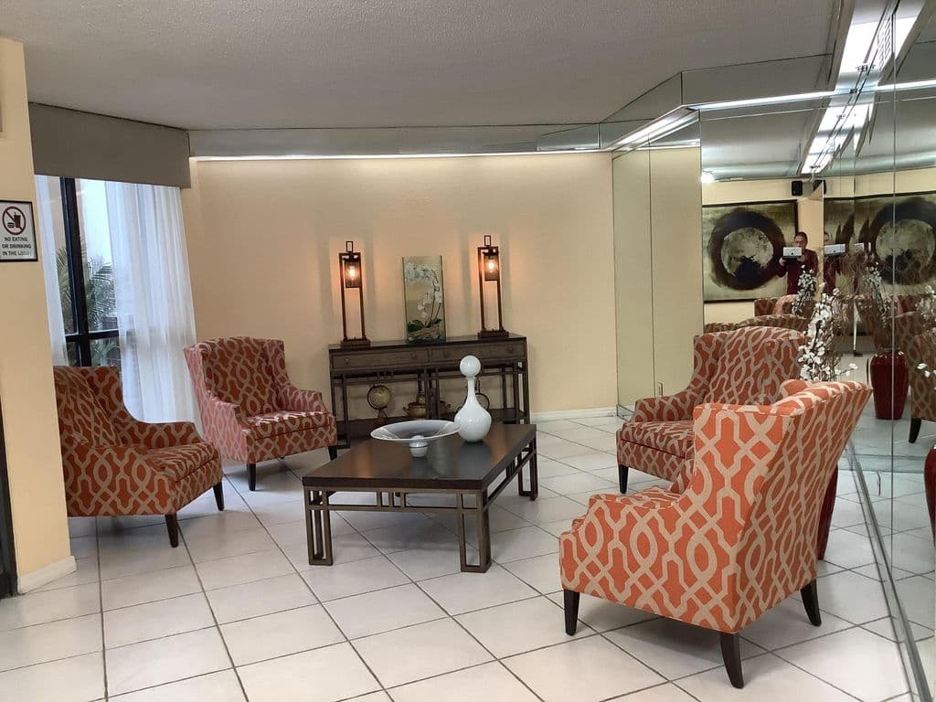 1-bedroom Condo — 1300 Saint Charles Place Unit Ph13