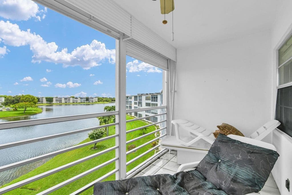 2-bedroom Condo — 4053 Wolverton C