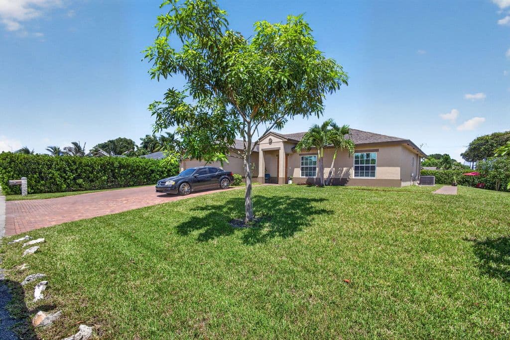 3-bedroom Single-Family Home — 1016 CHERYL Road
