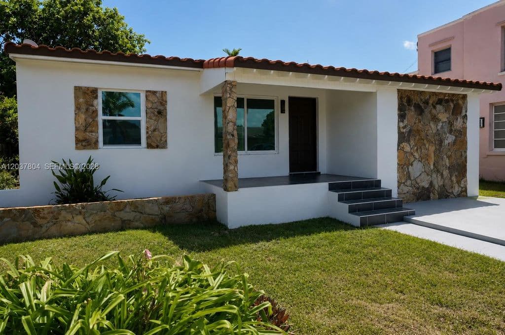 3+1 Müstakil ev — 4240 SW 14th St