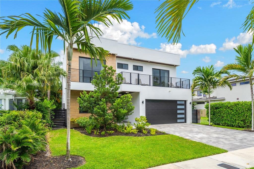 4-bedroom Single-Family Home — 1629 NE 4th Pl