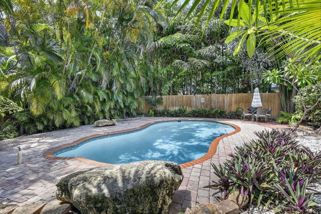 3-bedroom Single-Family Home — 615 NE 13TH Avenue