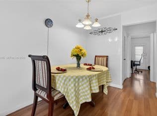1+1 Condo — 820 SW 11th Ave #15B, Hallandale Beach, 33009