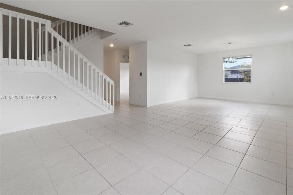 5-bedroom Single-Family Home — 16925 SW 289th Ter
