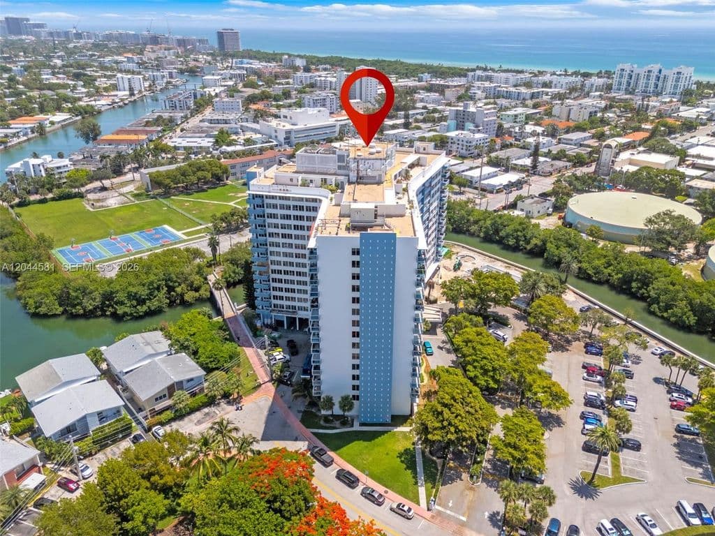 3+1 Condo — 7441 Wayne Ave APT 10H