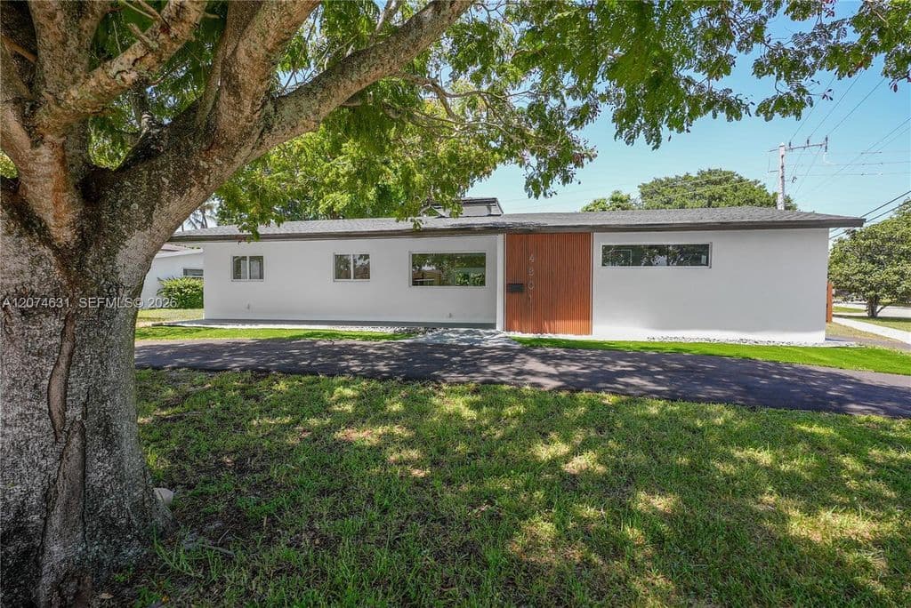 4+1 Müstakil ev — 4801 Tyler St
