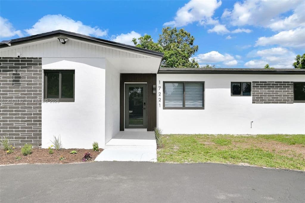 4-bedroom Single-Family Home — 17221 NW 24th Pl
