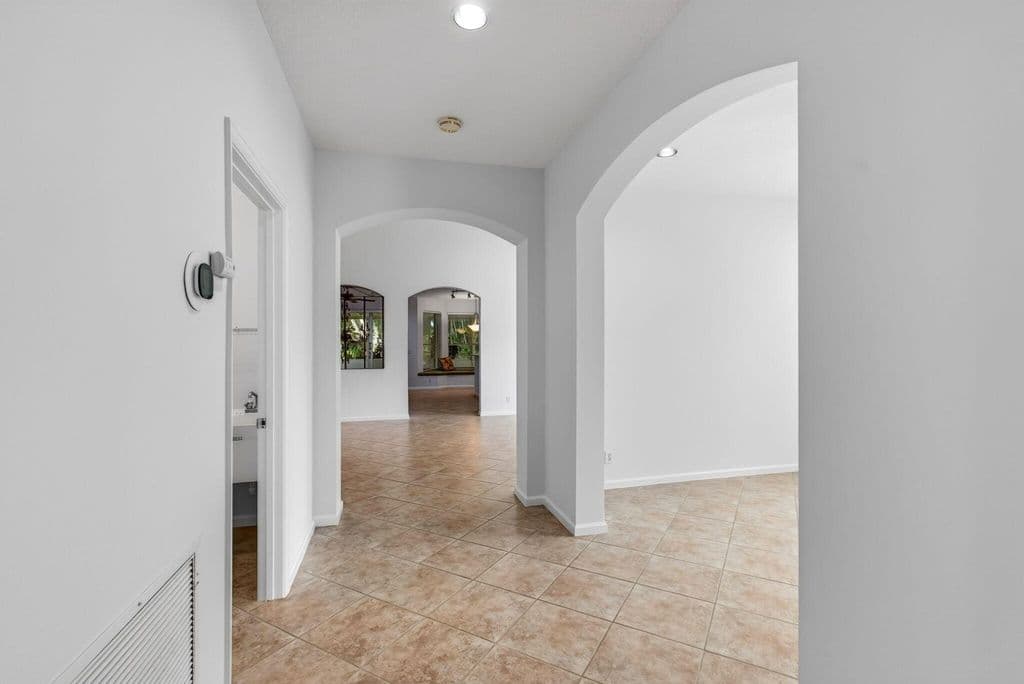 3-bedroom Single-Family Home — 6453 Emerald Breeze Way