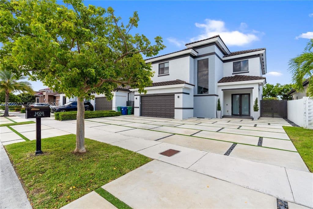 4-bedroom Single-Family Home — 14550 SW 32nd St