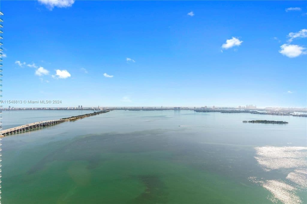 1+1 Condo — 480 NE 31st St Unit 2202
