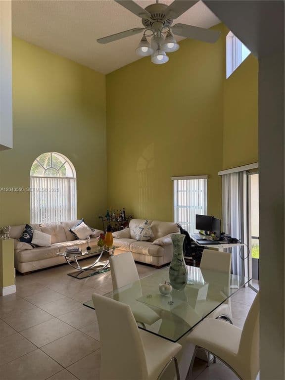3-bedroom Single-Family Home — 1335 Seagrape Cir