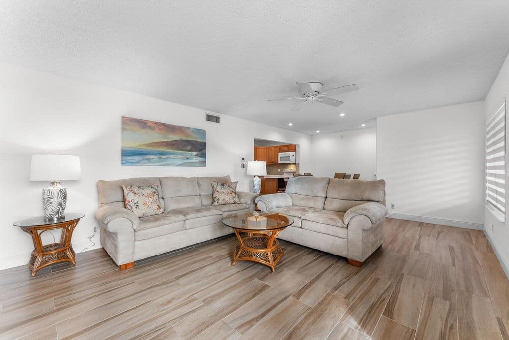 2-bedroom Condo — 421 Pine Glen Lane #A2