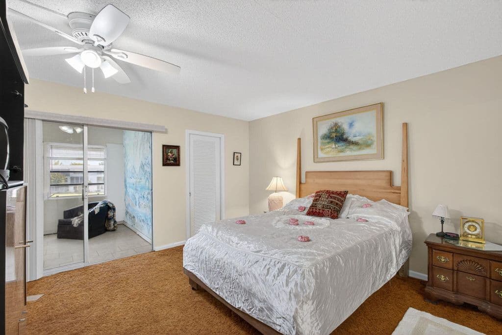 2+1 Condo — 348 Wellington H