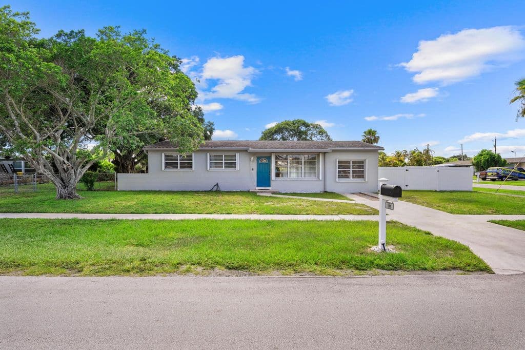 4+1 Müstakil ev — 153 Abaco Drive