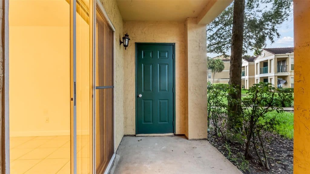2+1 Condo — 875 Riverside Drive #717
