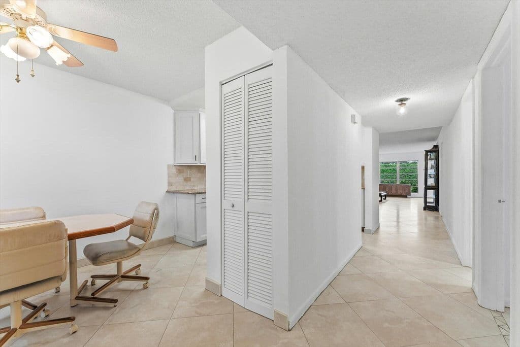 2+1 Condo — 5635 QUEEN PALM Court #D