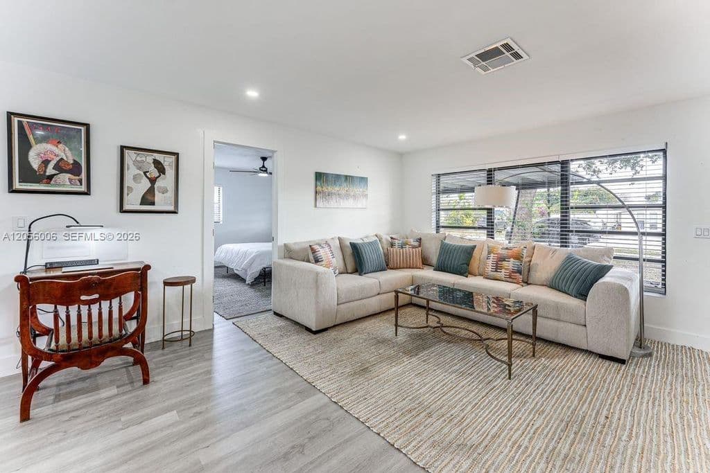 3-bedroom Single-Family Home — 600 N 66th Ter