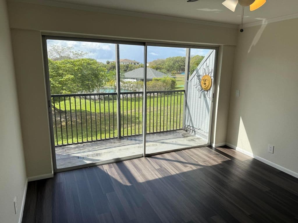 2+1 Condo — 9500 SW 3rd Street #222