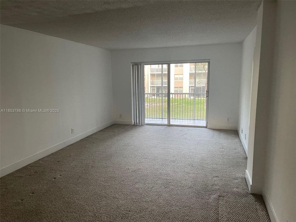 2+1 Condo — 1075 Riverside Dr APT 203