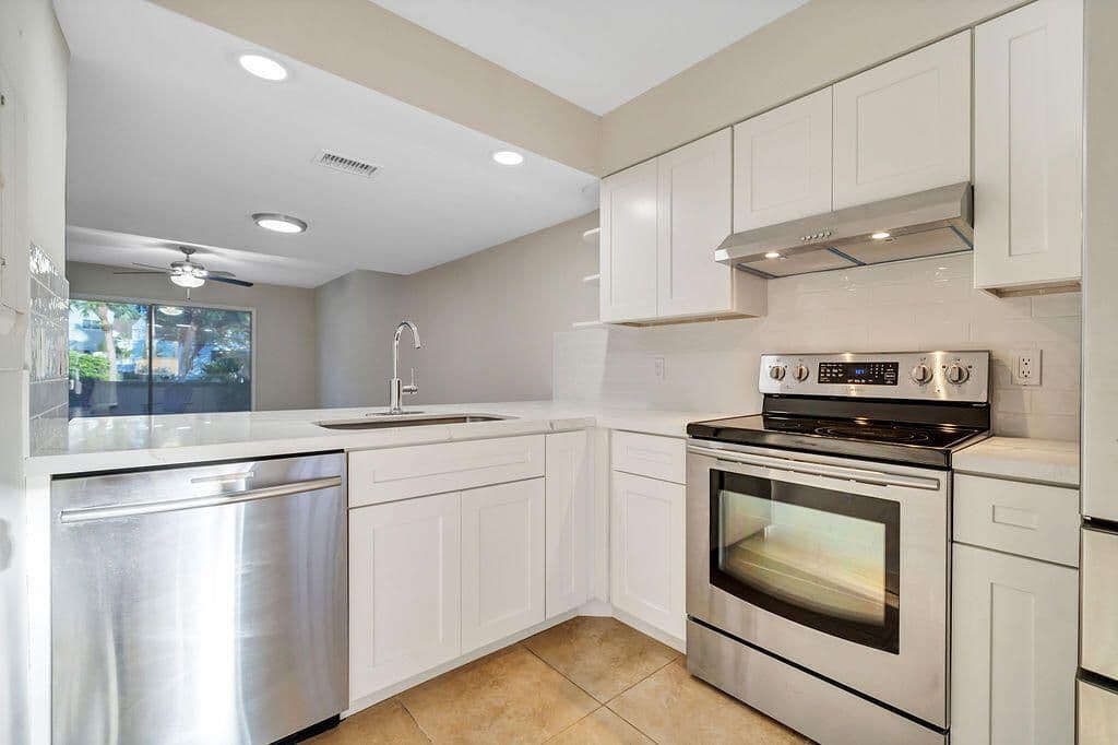 2-bedroom Property — 6207 Riverwalk Lane #5