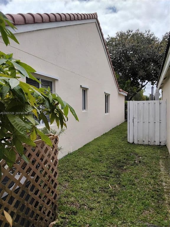 3-bedroom Single-Family Home — 519 Talavera Rd
