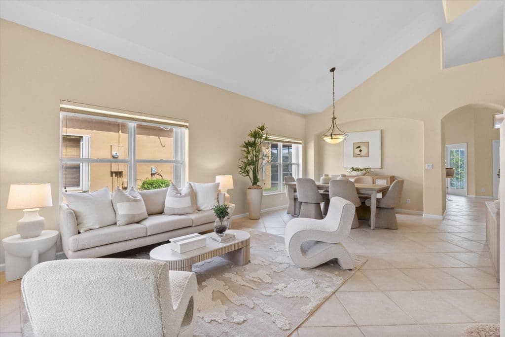4-bedroom Single-Family Home — 11259 NW 65th Manor