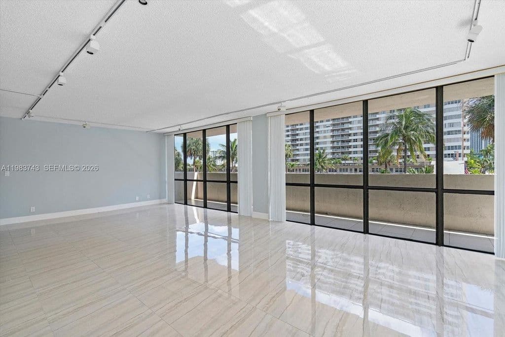 3+1 Condo — 2049 S Ocean Dr APT 210