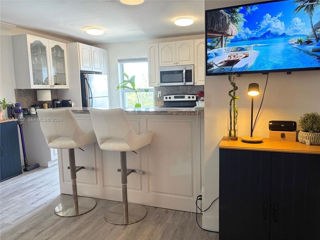2+1 Condo — 820 Salzedo St APT 405