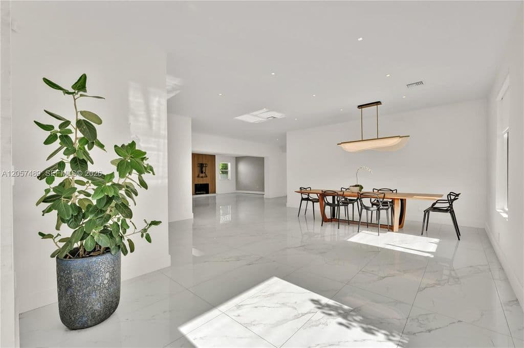 4+1 Müstakil ev — 1777 Daytonia Rd
